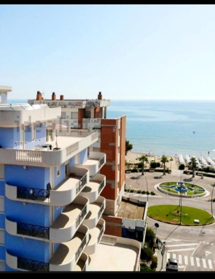 Riccio Blu Pochi Passi Dal Mare Apartment Alba Adriatica Ngoại thất bức ảnh